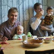 Schweden fördert Vaterschaft